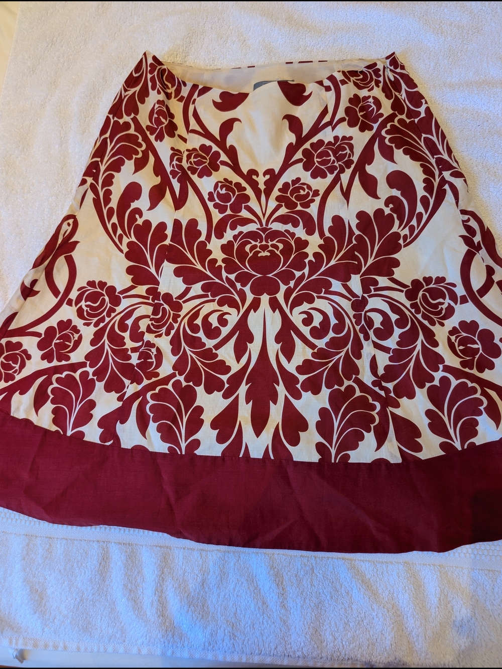 Ann Taylor Cotton Silk Blend Damask Print A-Line Skirt Size 4 Red Cream